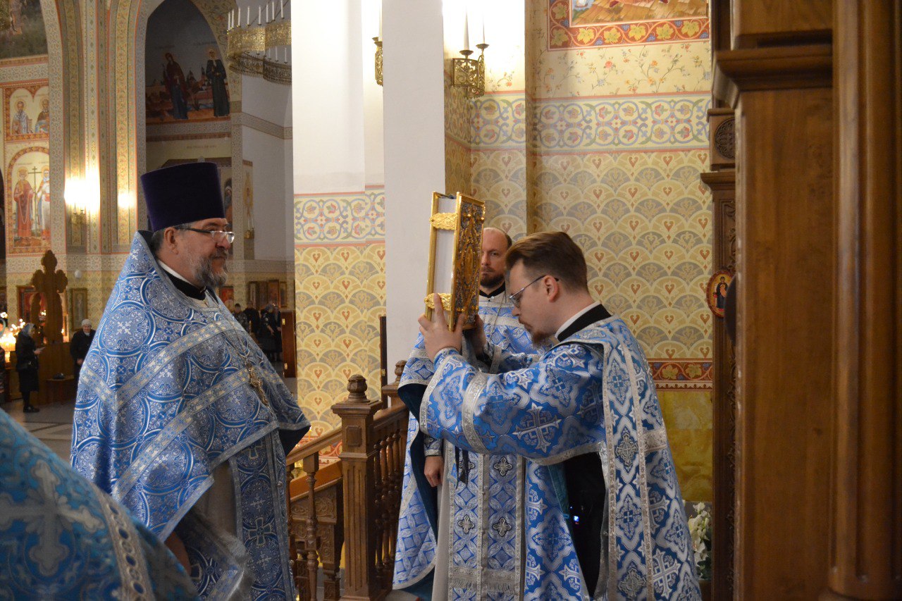 Казанской иконы Божией Матери. 04.11.2025