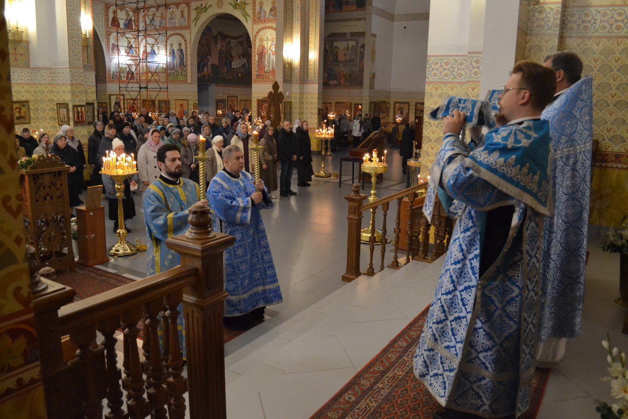 Казанской иконы Божией Матери. 04.11.2025