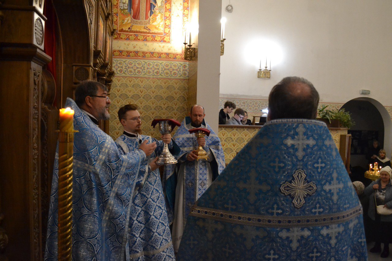 Казанской иконы Божией Матери. 04.11.2025