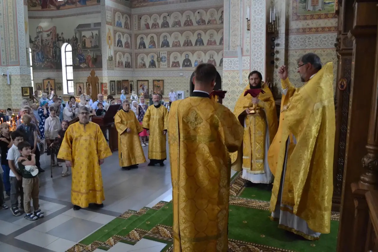 Неделя 10 по Пятидесятнице, память великомученика и целителя Пантелеимона. 09.08.2026