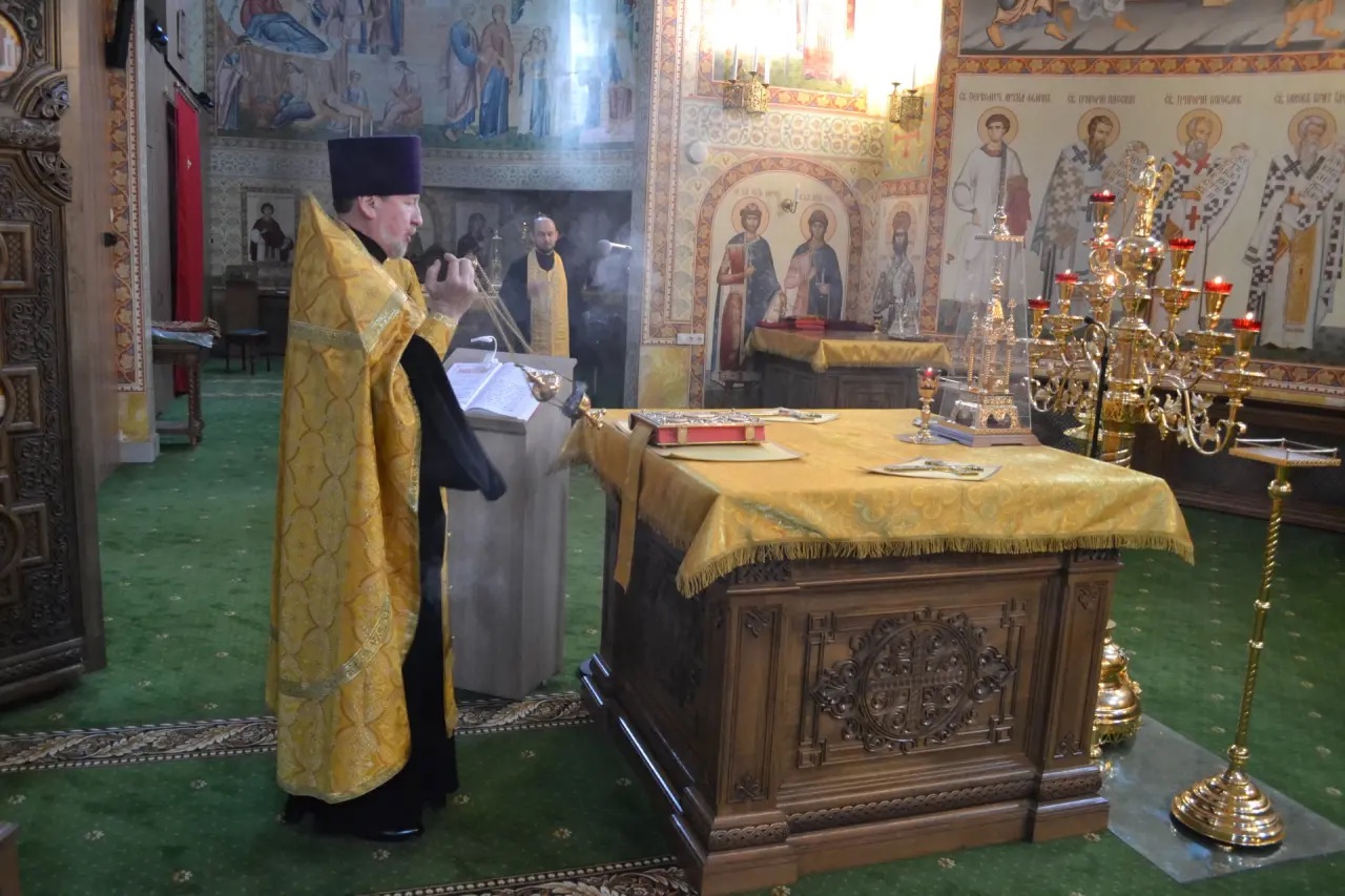 Неделя 15 по Пятидесятнице. Положение честного пояса Пресвятой Богородицы Память сщмч. Киприана Карфагенского. 13.19.2026
