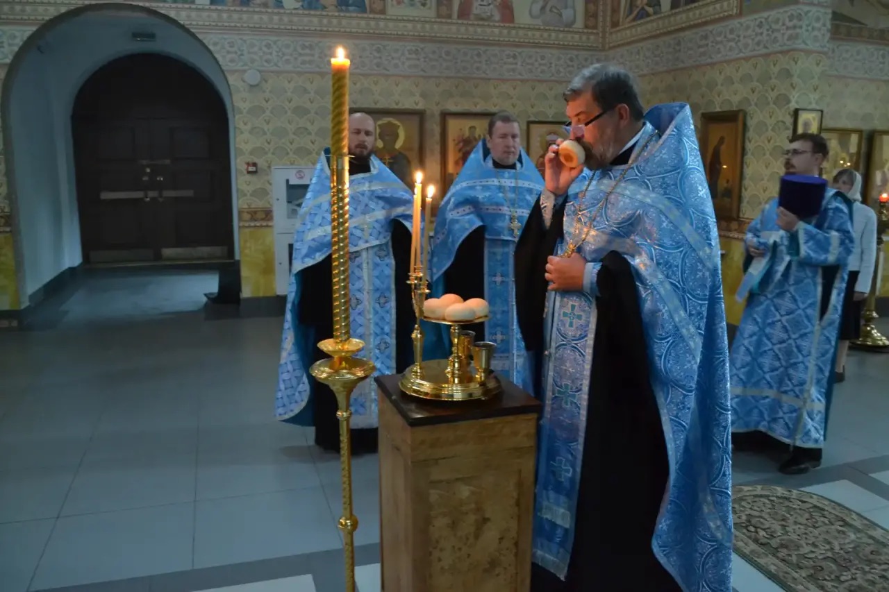 Празднование иконы Божией Матери Всецарица. Престольный праздник. 31.08.2026