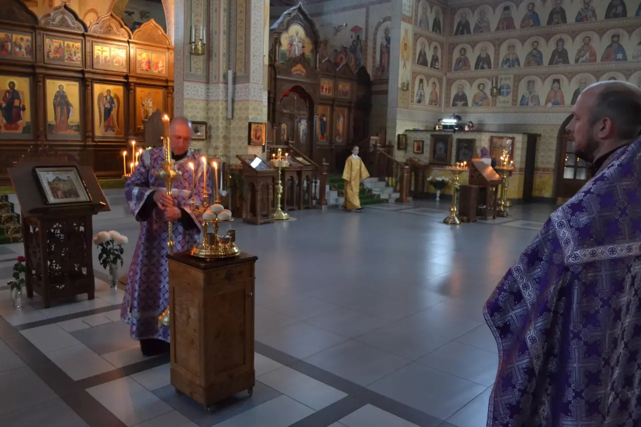 Неделя 17 по Пятидесятнице Всемирное Воздвижение Честного и Животворящего Креста Господня. 27.09.2026