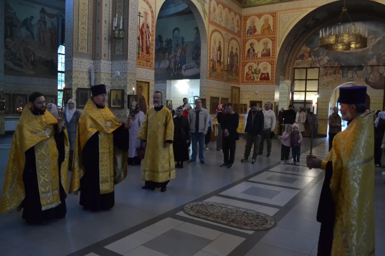 Неделя 15 по Пятидесятнице. Положение честного пояса Пресвятой Богородицы Память сщмч. Киприана Карфагенского. 13.19.2026