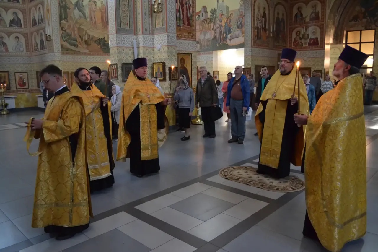 Неделя 14 по Пятидесятнице. Память святителя Петра митрополита Киевского, Московского и Всея Руси. 06.09.2026