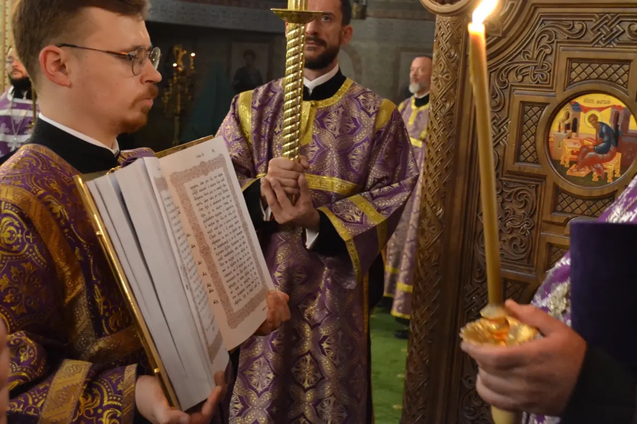 Неделя 17 по Пятидесятнице Всемирное Воздвижение Честного и Животворящего Креста Господня. 27.09.2026