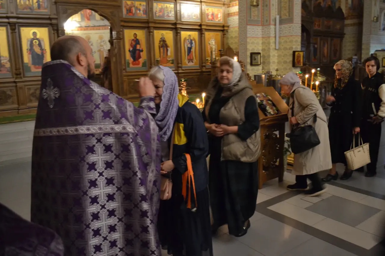 Неделя 17 по Пятидесятнице Всемирное Воздвижение Честного и Животворящего Креста Господня. 27.09.2026