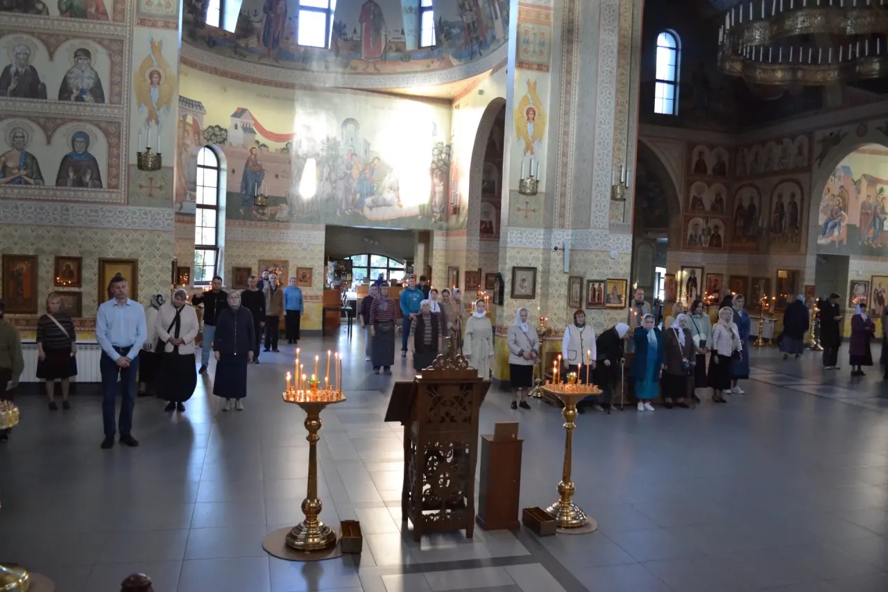 Неделя 15 по Пятидесятнице. Положение честного пояса Пресвятой Богородицы Память сщмч. Киприана Карфагенского. 13.19.2026
