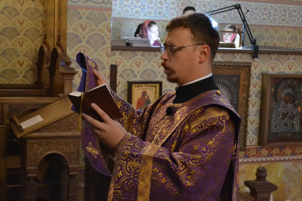 Неделя 17 по Пятидесятнице Всемирное Воздвижение Честного и Животворящего Креста Господня. 27.09.2026
