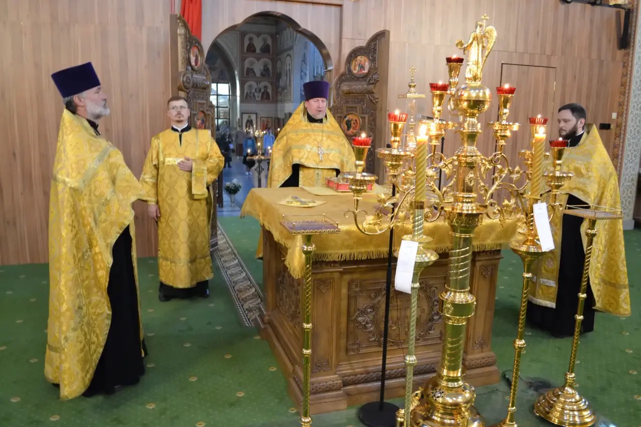 Неделя 14 по Пятидесятнице. Память святителя Петра митрополита Киевского, Московского и Всея Руси. 06.09.2026