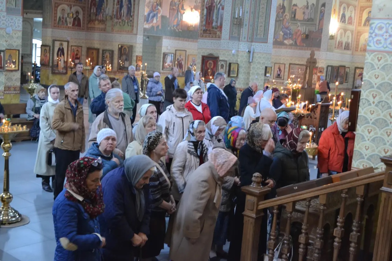 Неделя 17 по Пятидесятнице Всемирное Воздвижение Честного и Животворящего Креста Господня. 27.09.2026
