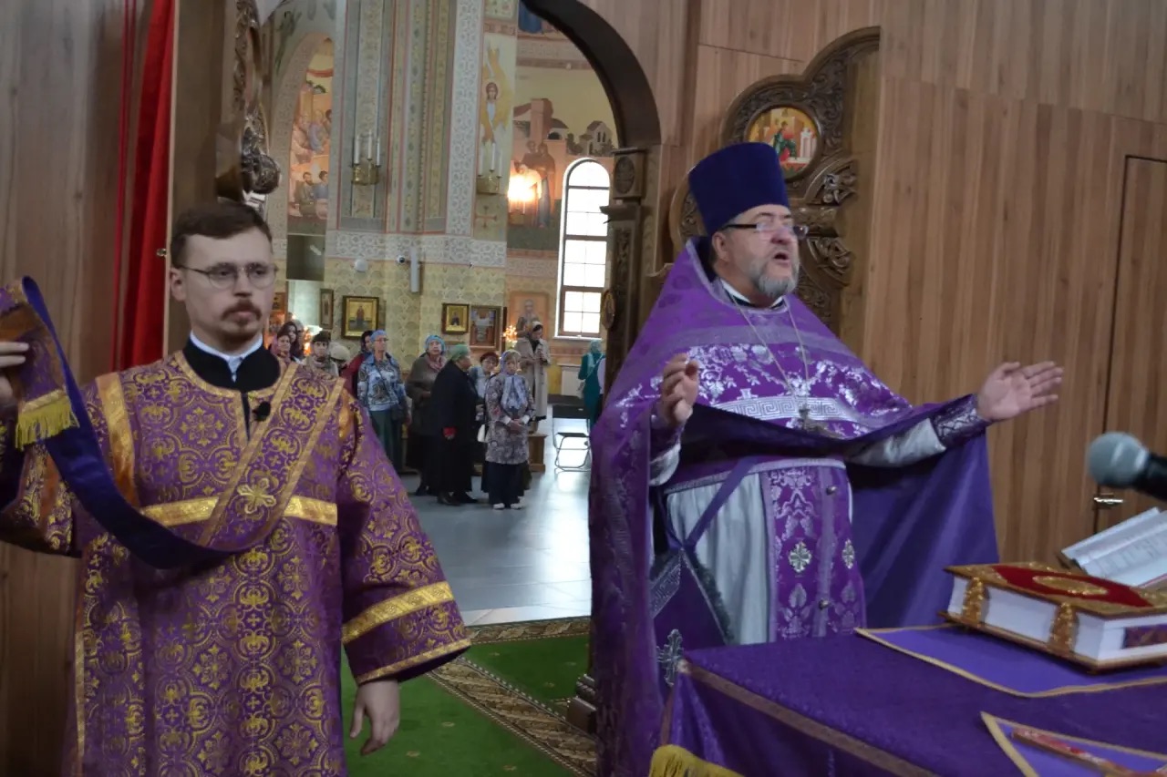 Неделя 17 по Пятидесятнице Всемирное Воздвижение Честного и Животворящего Креста Господня. 27.09.2026