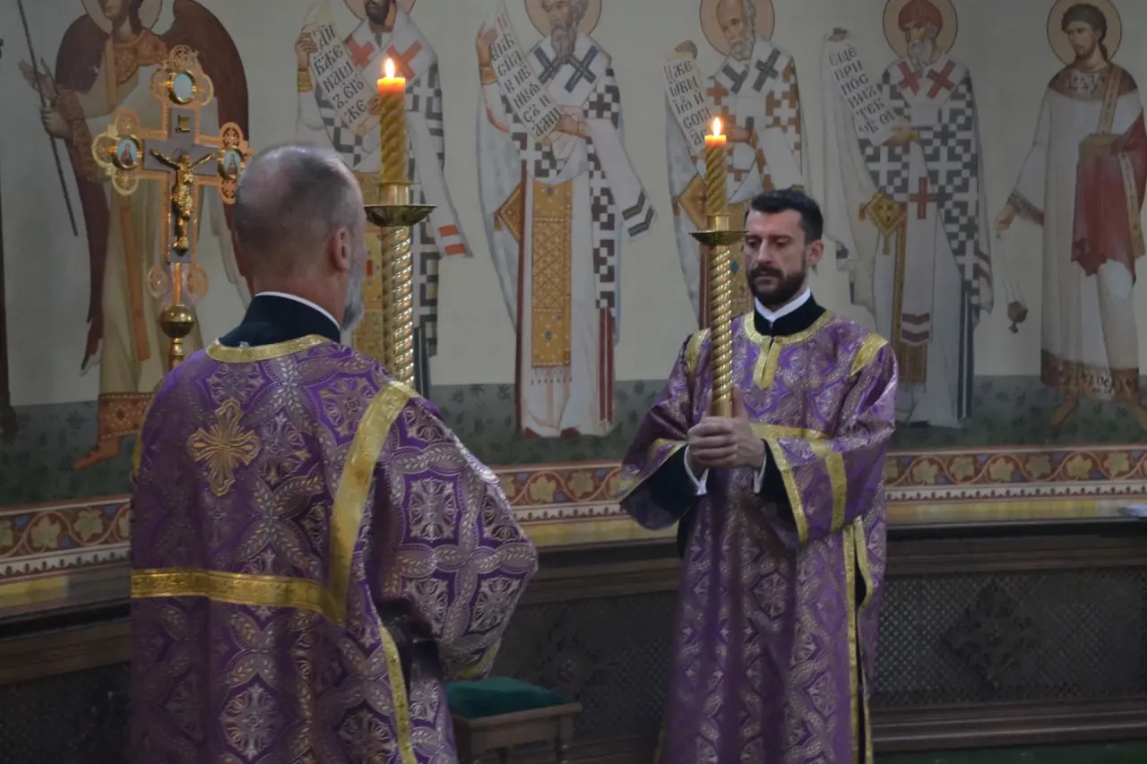 Неделя 17 по Пятидесятнице Всемирное Воздвижение Честного и Животворящего Креста Господня. 27.09.2026