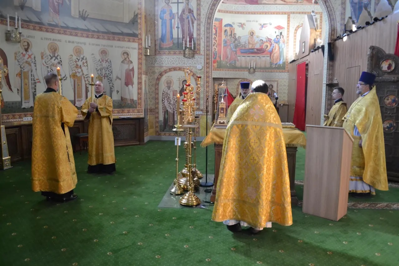 Неделя 15 по Пятидесятнице. Положение честного пояса Пресвятой Богородицы Память сщмч. Киприана Карфагенского. 13.19.2026