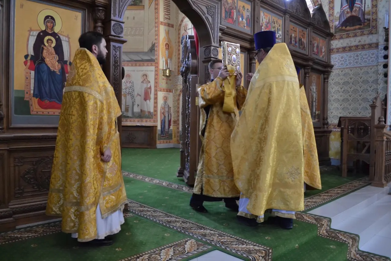 Неделя 15 по Пятидесятнице. Положение честного пояса Пресвятой Богородицы Память сщмч. Киприана Карфагенского. 13.19.2026