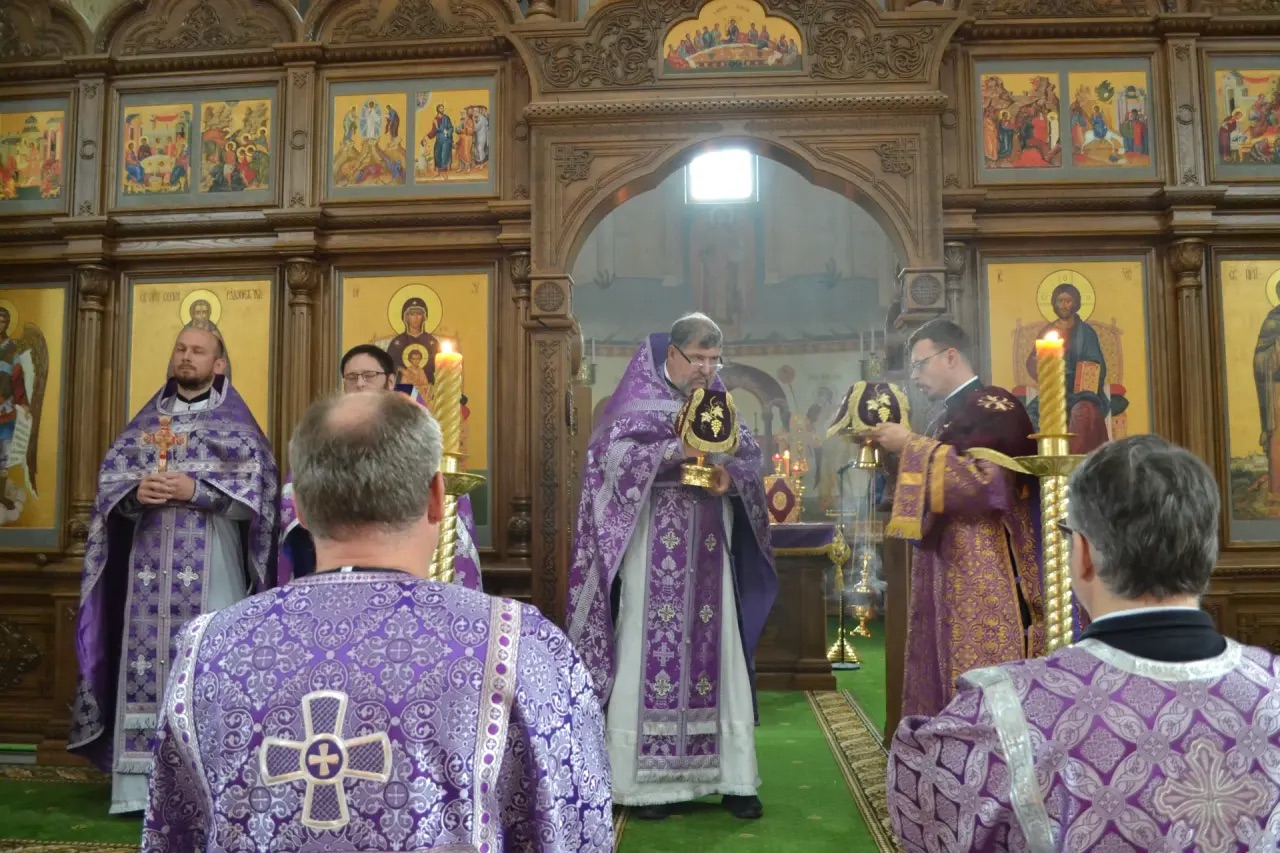 Неделя 17 по Пятидесятнице Всемирное Воздвижение Честного и Животворящего Креста Господня. 27.09.2026