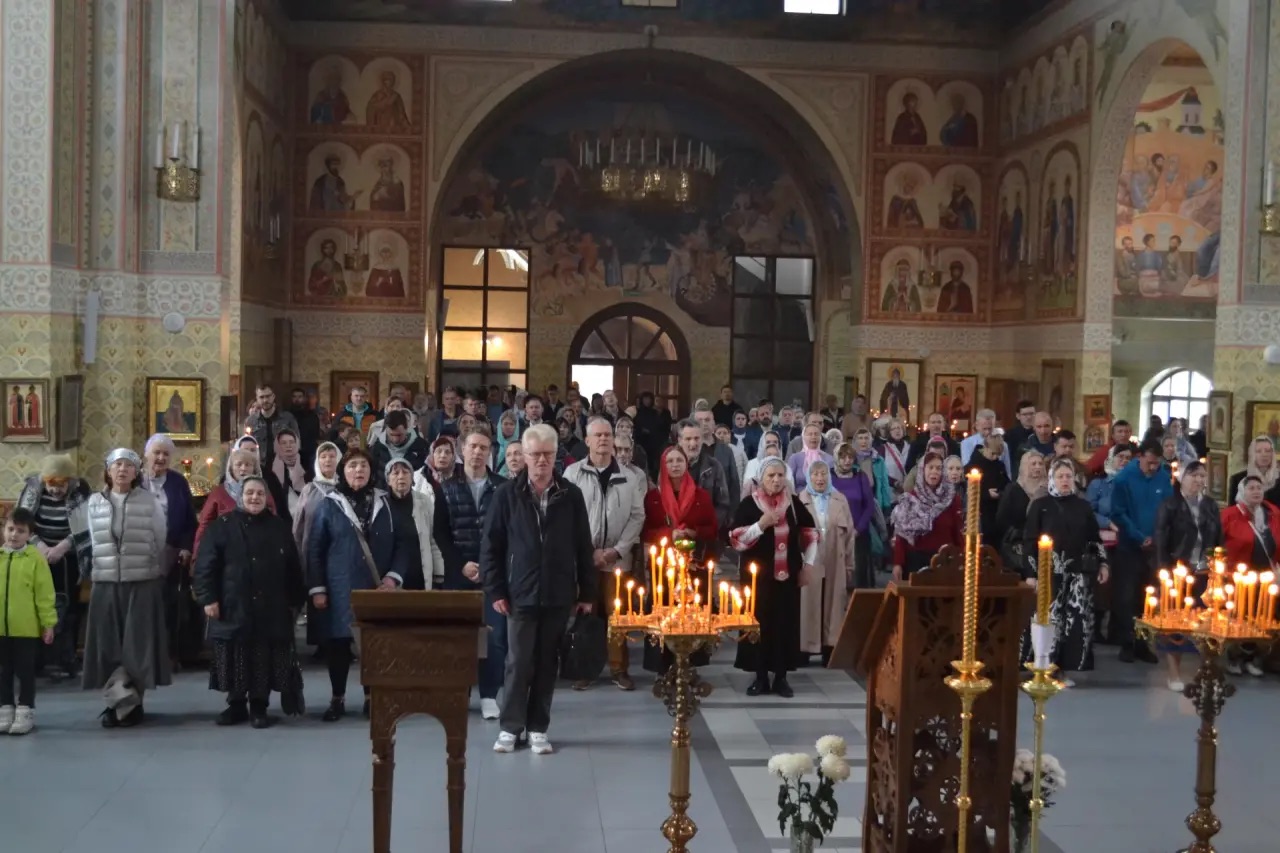 Неделя 17 по Пятидесятнице Всемирное Воздвижение Честного и Животворящего Креста Господня. 27.09.2026