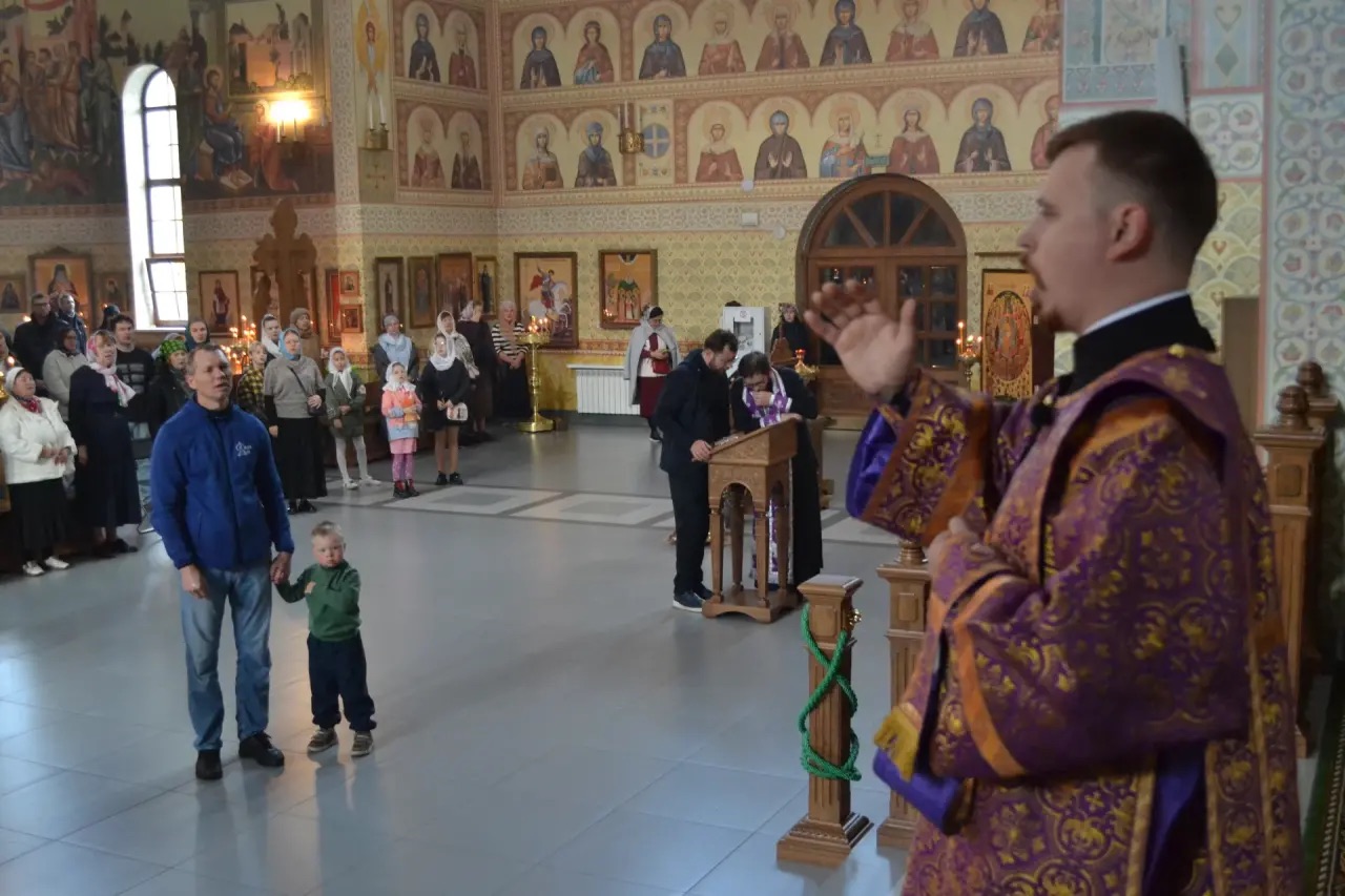 Неделя 18 по Пятидесятнице. Отдание праздника Воздвижения животворящего Креста Господня, свт. Димитрия Ростовского. 04.10.2026
