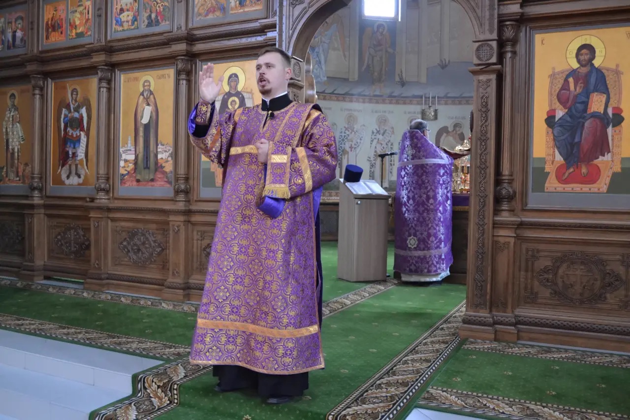 Неделя 18 по Пятидесятнице. Отдание праздника Воздвижения животворящего Креста Господня, свт. Димитрия Ростовского. 04.10.2026